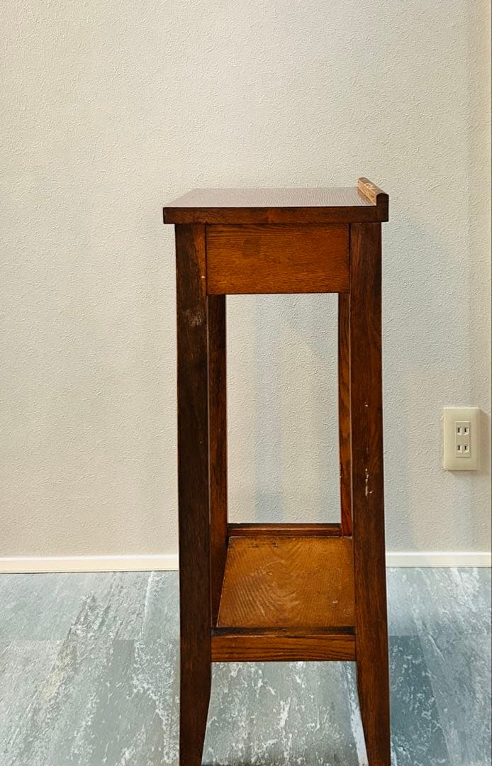 【ヴィンテージ感漂う】木製サイドテーブル｜引き出し付き｜USA風インテリア