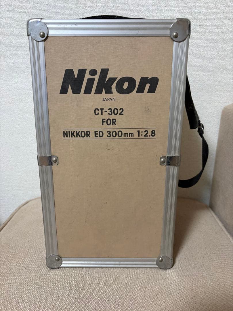 ニコン　NIKKOR ED 300mm f/2.8 レンズ 専用ケース付き