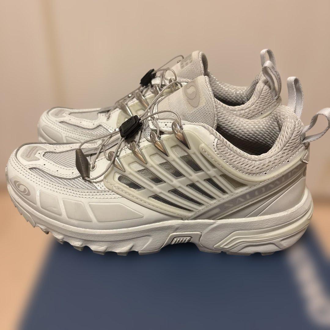 SALOMON×MM6ライトグレースニーカー