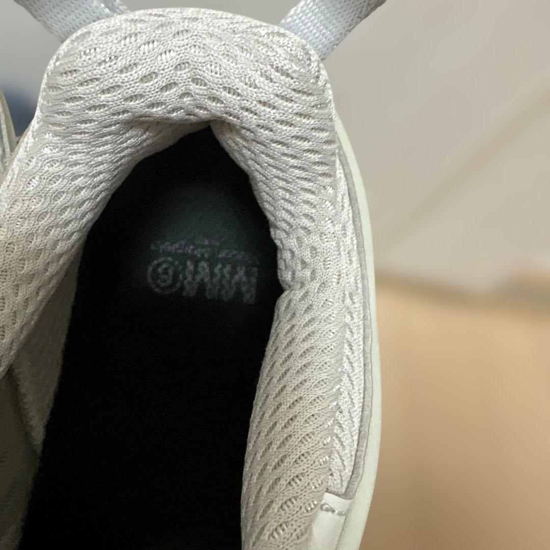 SALOMON×MM6ライトグレースニーカー