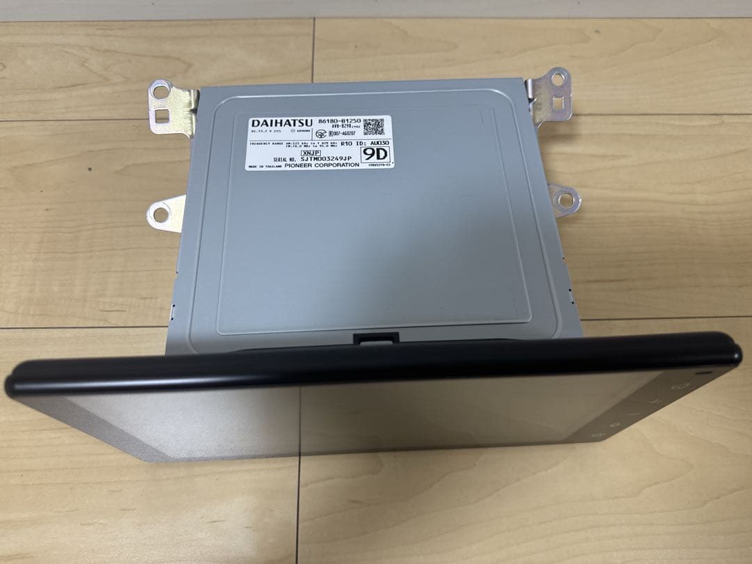 ロッキー スマホ連携 9インチ ディスプレイオーディオ　86180-B1250