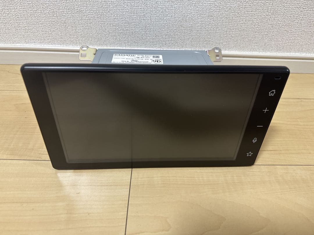 ロッキー スマホ連携 9インチ ディスプレイオーディオ　86180-B1250