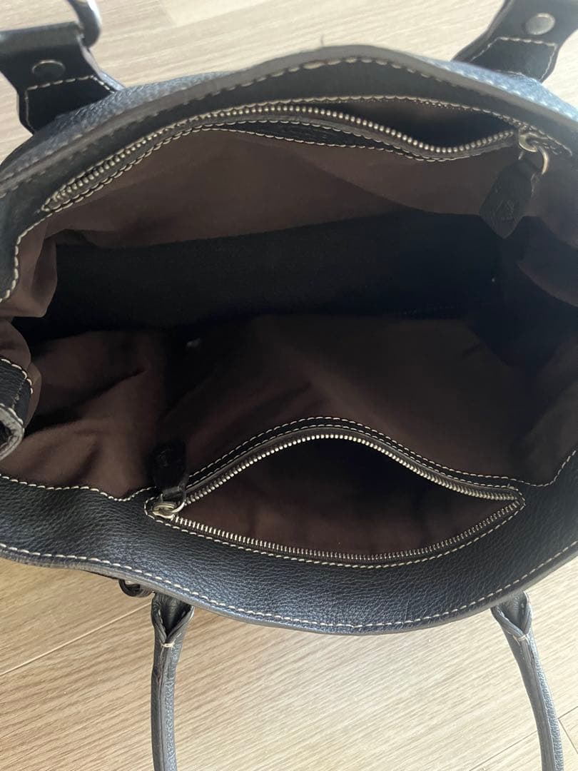 TOD'S レザーショルダーバッグ