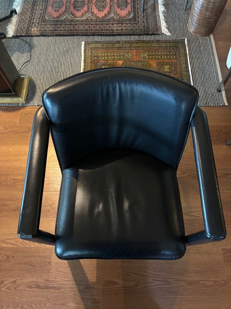 ビンテージレザーアームチェア①