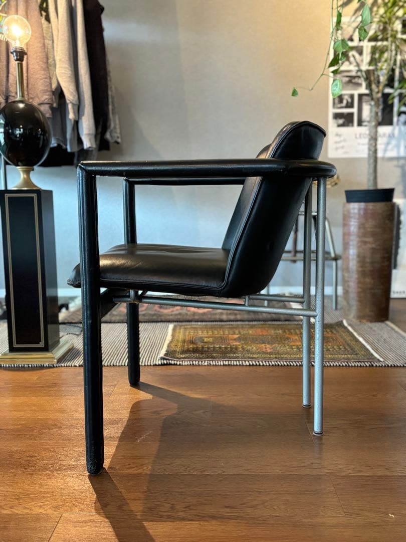 ビンテージレザーアームチェア①