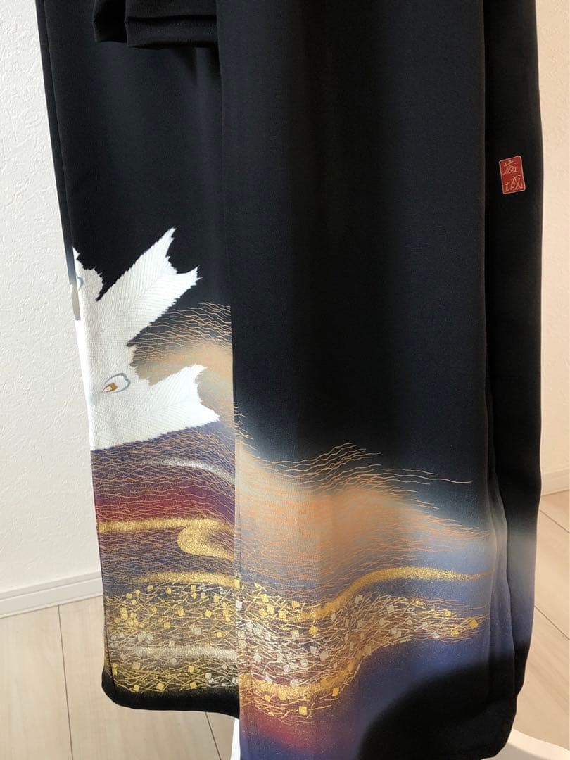 黒留リメイクワンピースドレス　作家もの　孔雀の刺繍と金糸柄　130㎝丈詰め不可