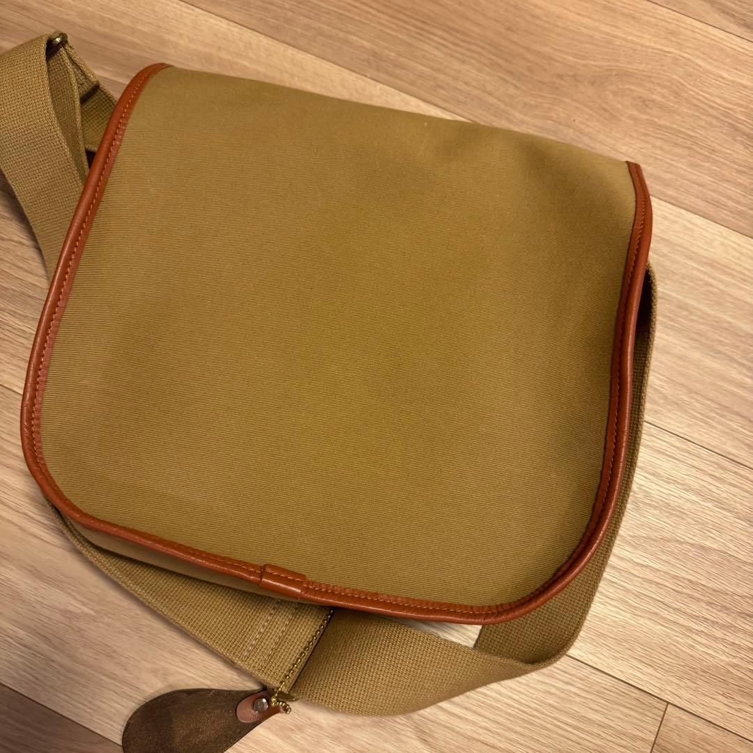 Brady ストア カーキ ショルダーバッグ