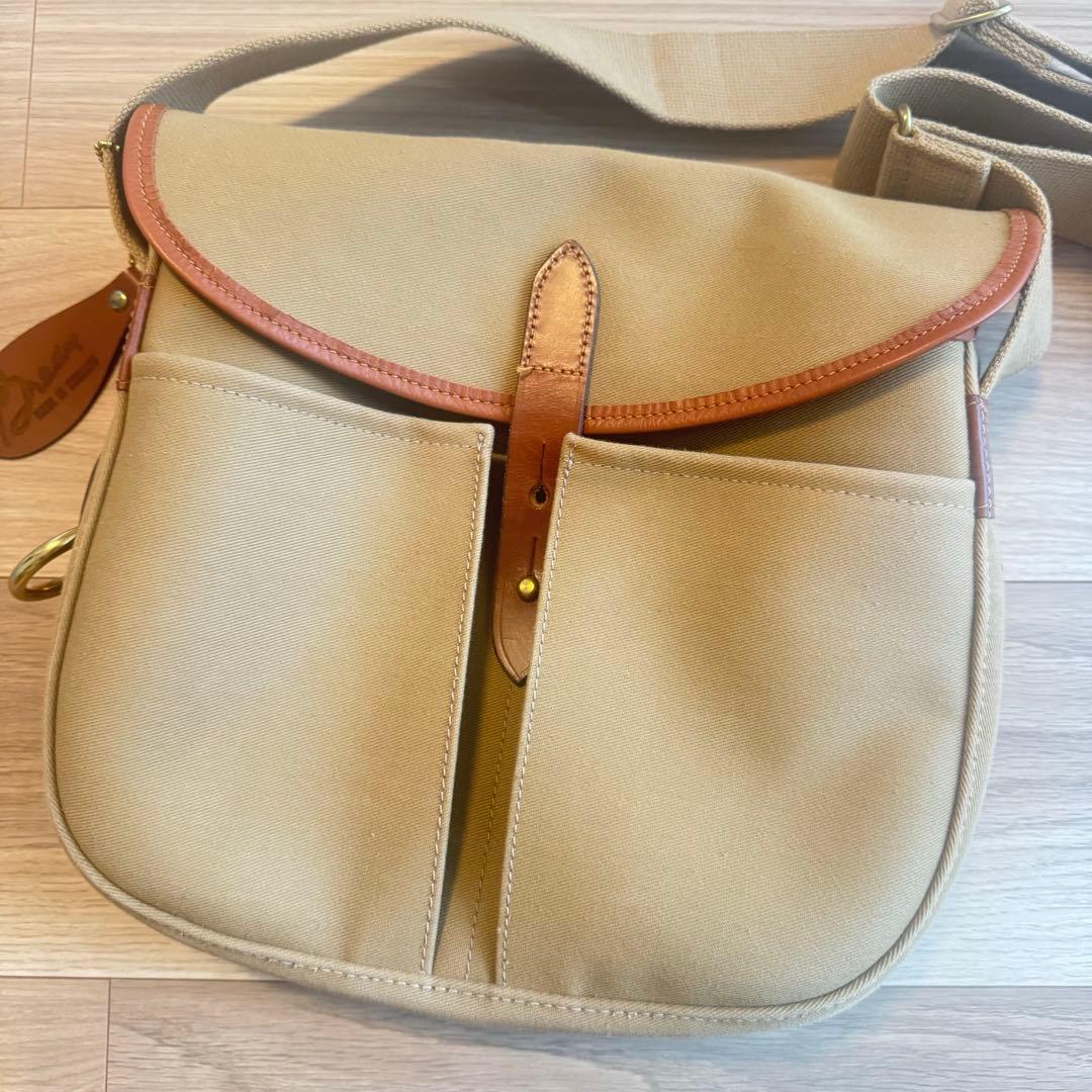 Brady ストア カーキ ショルダーバッグ