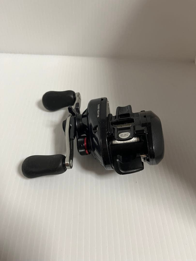 16カシータス100HG Castris ベイトリール ブラック