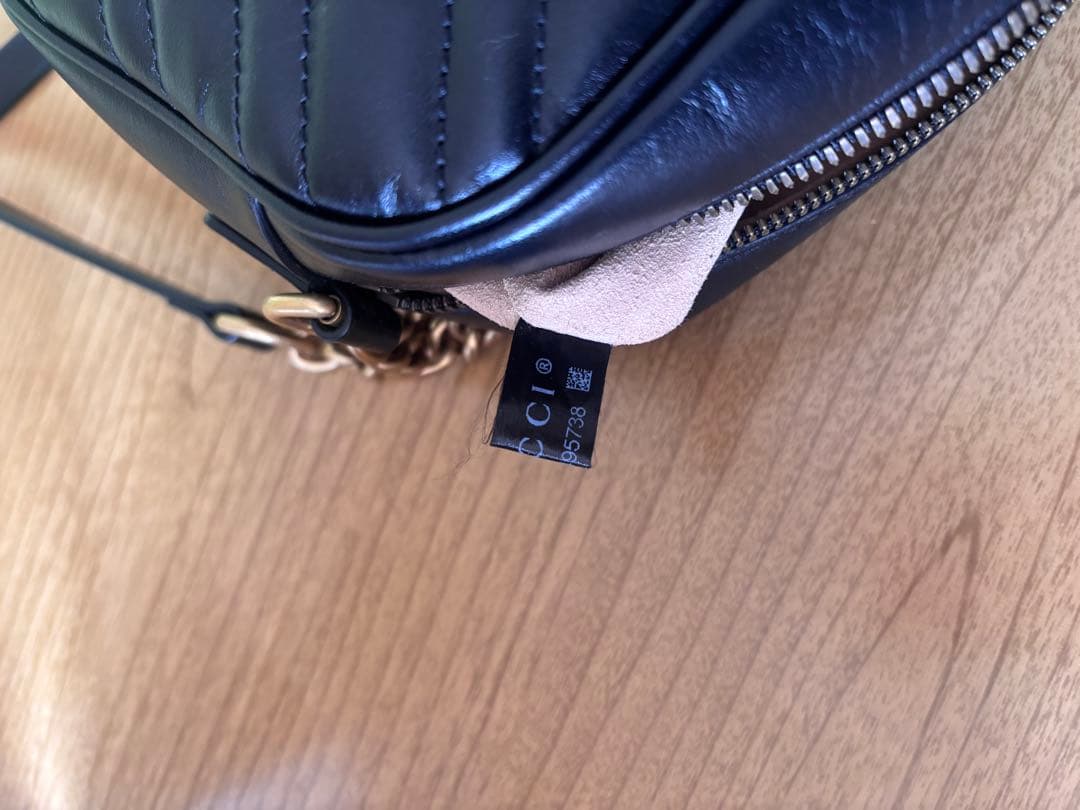 GUCCI レザーショルダーバッグ 黒