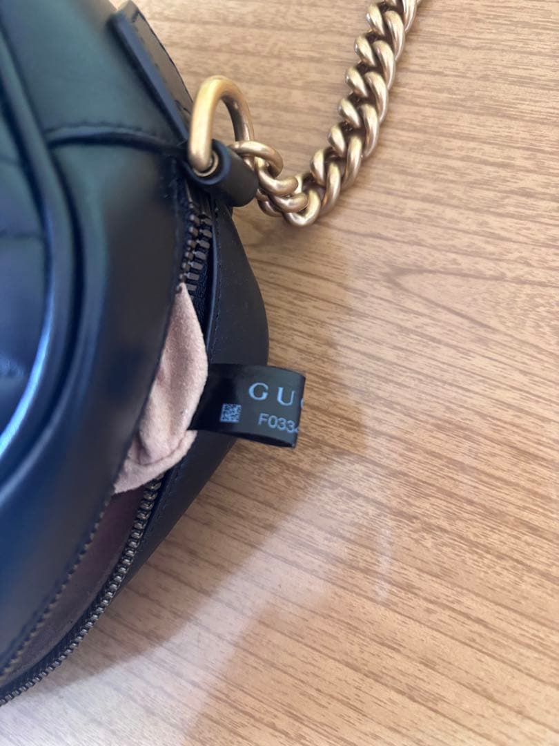 GUCCI レザーショルダーバッグ 黒