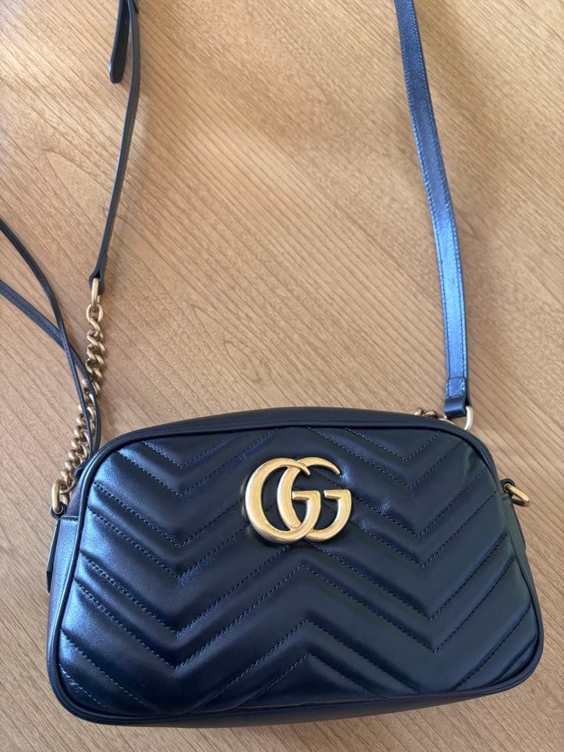 GUCCI レザーショルダーバッグ 黒