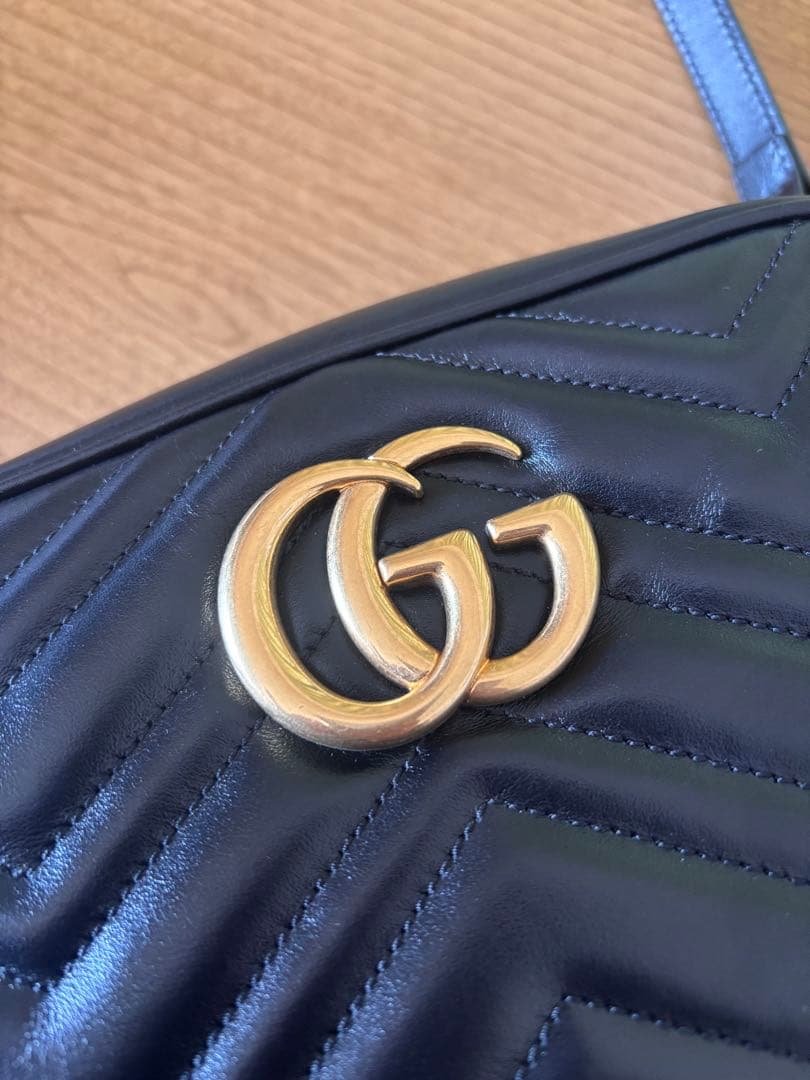 GUCCI レザーショルダーバッグ 黒