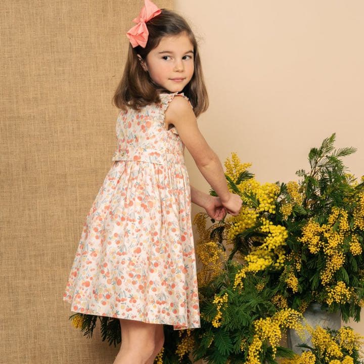 新品アマイアキッズ　スモッキングワンピース　10Y