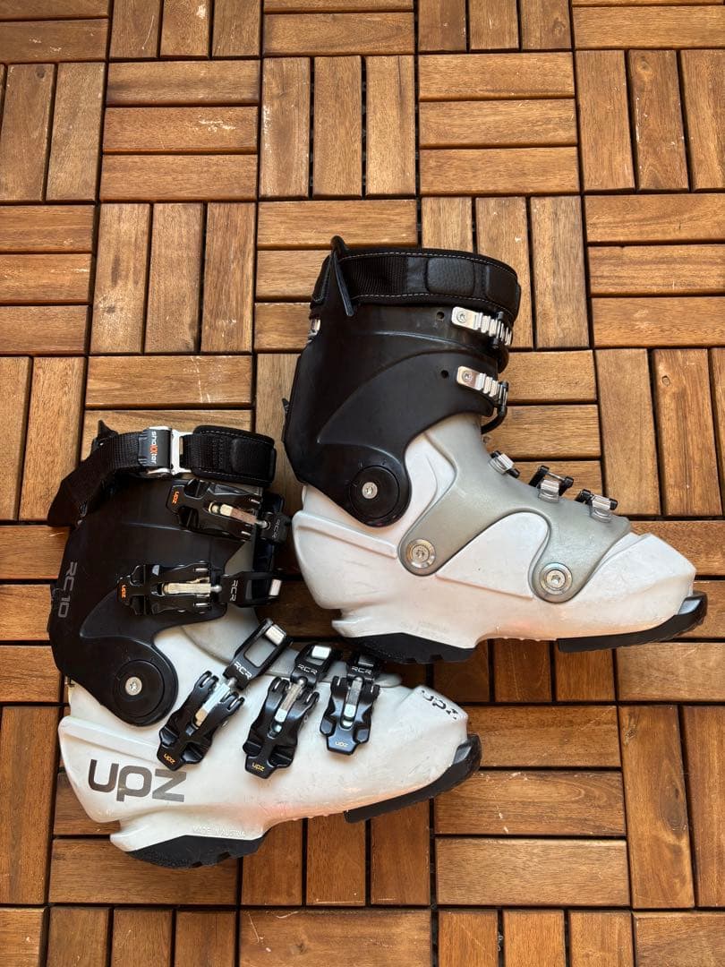 UPZ RC10スノーボードハードブーツ シェルのみ