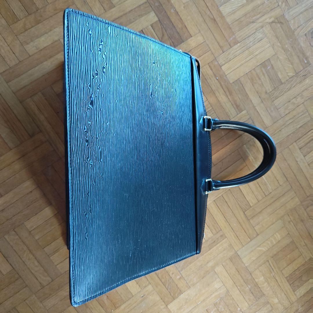 ルイ・ヴィトン エピレザー ビジネスバッグ ネイビー