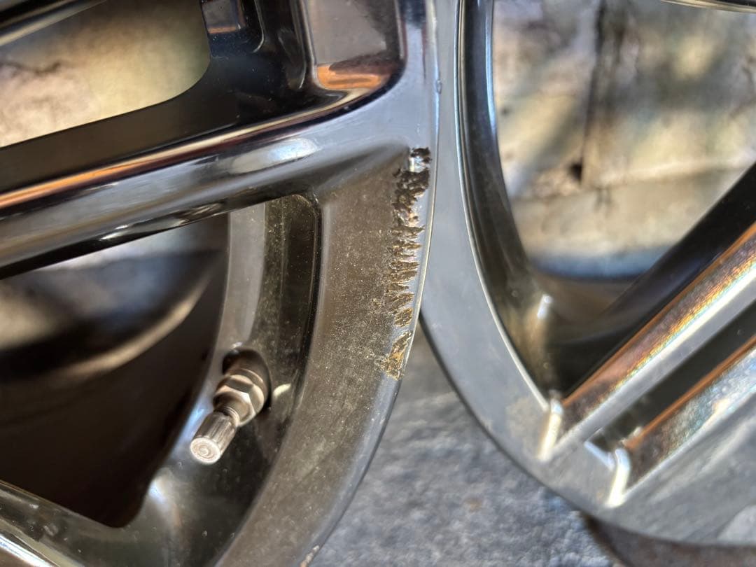 E52 エルグランド　ライダー　18インチホイール　4本　傷あり