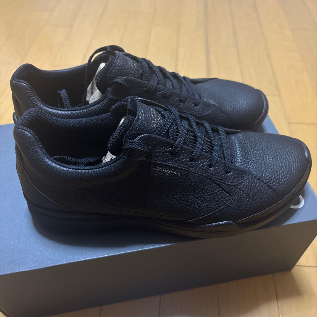 新品！バイオム ハイブリッド スパイクレス　42 ブラック