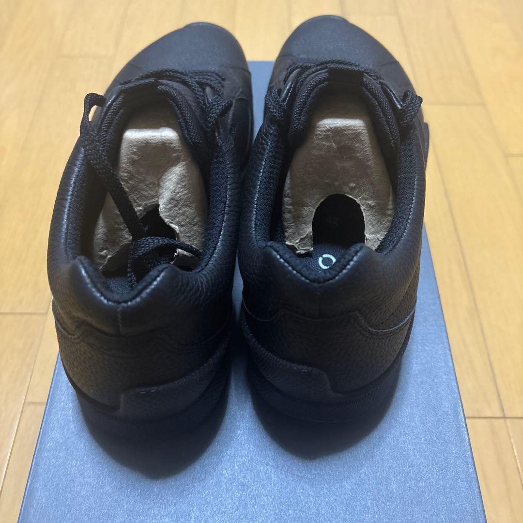 新品！バイオム ハイブリッド スパイクレス　42 ブラック