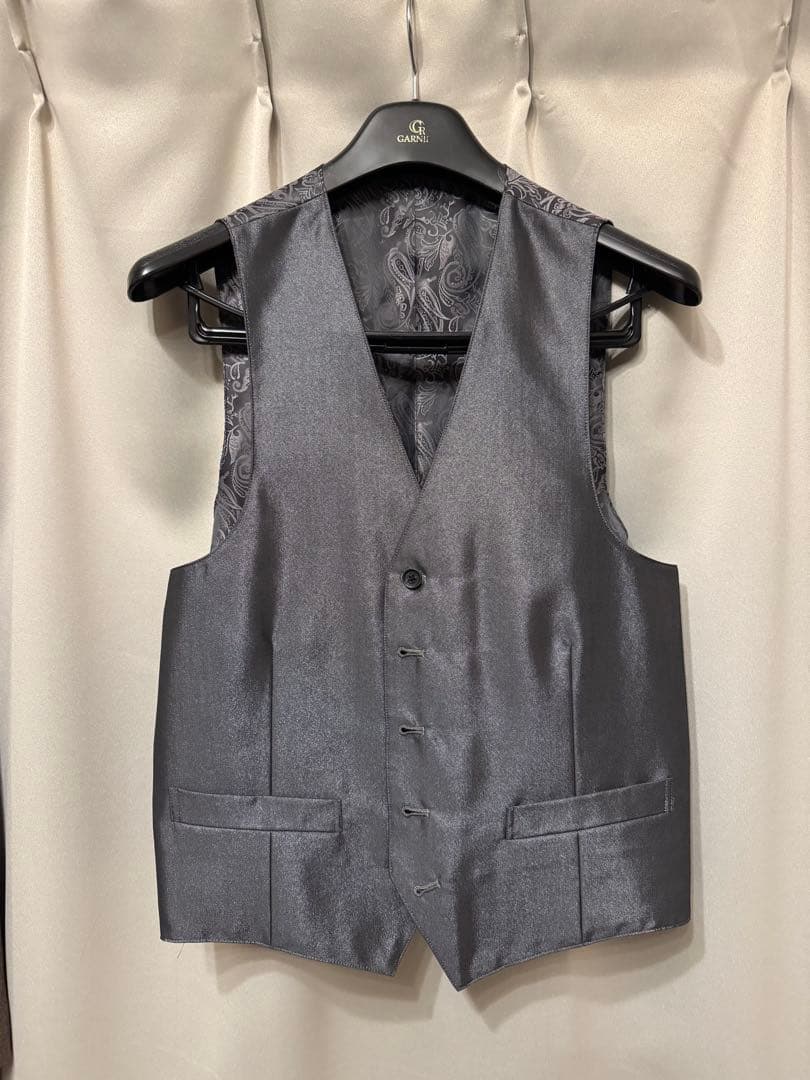 【GARNIER】光沢 スーツ セット (ジャケット、ベスト、パンツ)