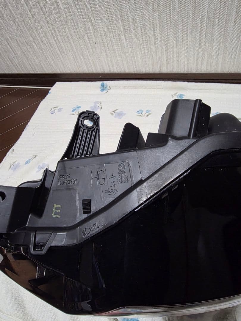 美品！　日産　セレナ　C28 左ヘッドライト