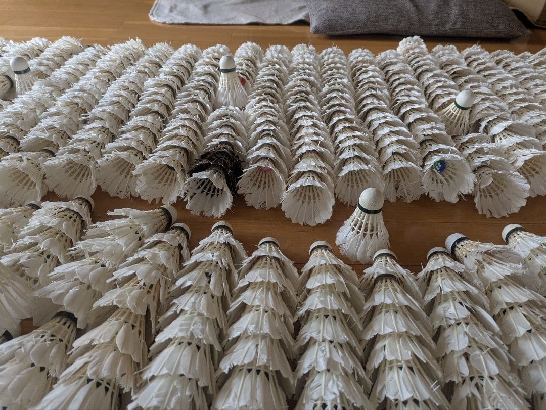 バドミントンの羽根845個！シャトル中古　野球の練習などに