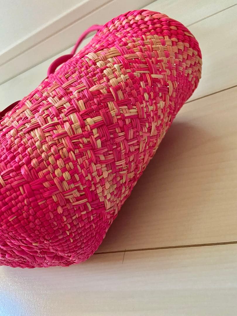 新品⭐︎美品⭐︎即発可⭐︎ロエベLOEWE ストローバッグ ピンク⭐︎かごバッグ