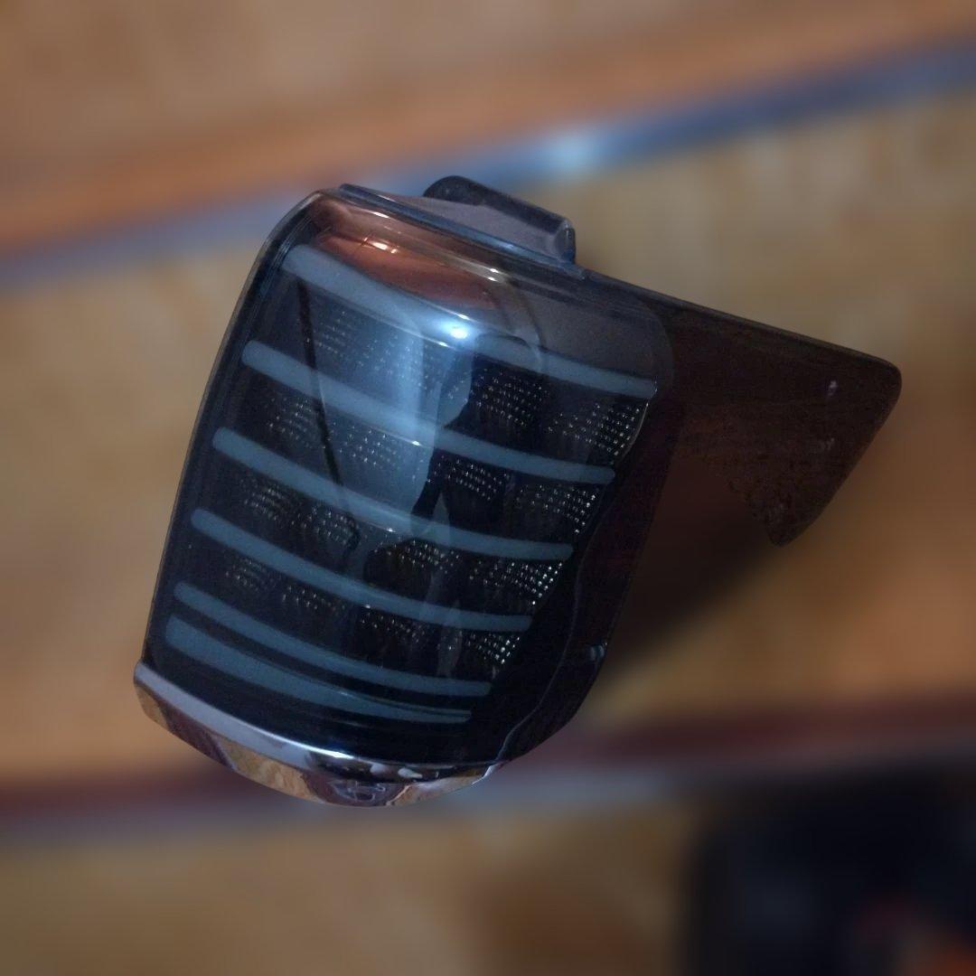 アルファード　20系　ヴァレンティ　LEDテール