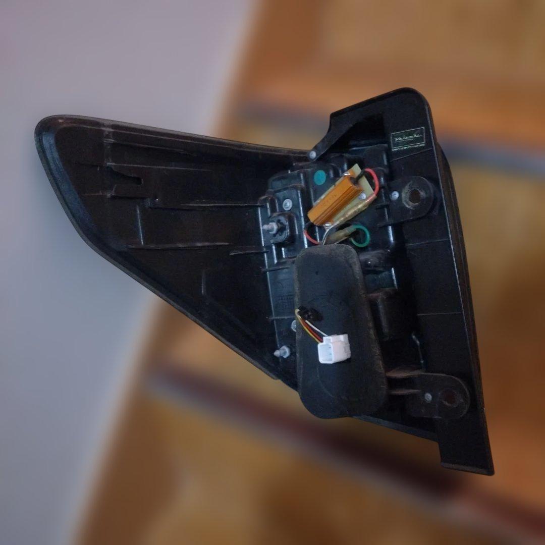 アルファード　20系　ヴァレンティ　LEDテール