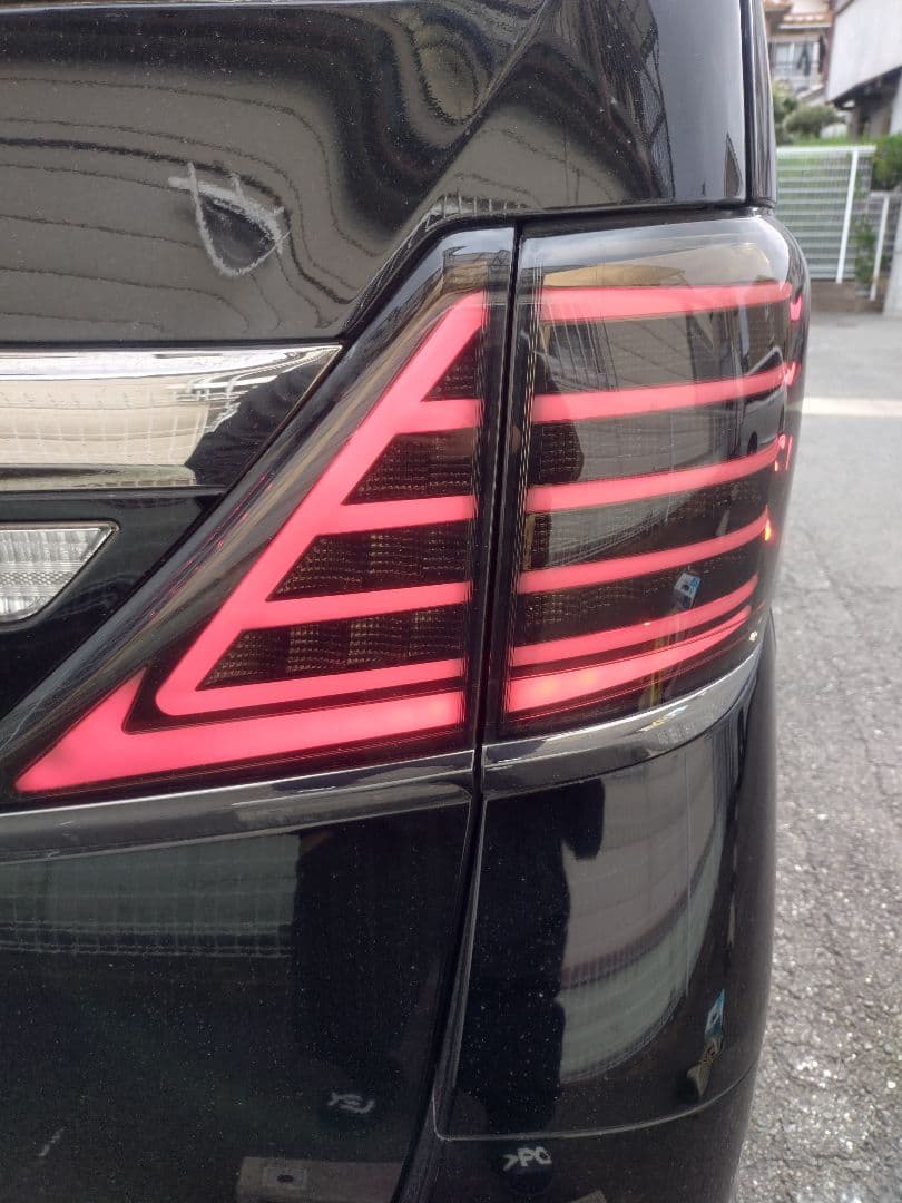 アルファード　20系　ヴァレンティ　LEDテール
