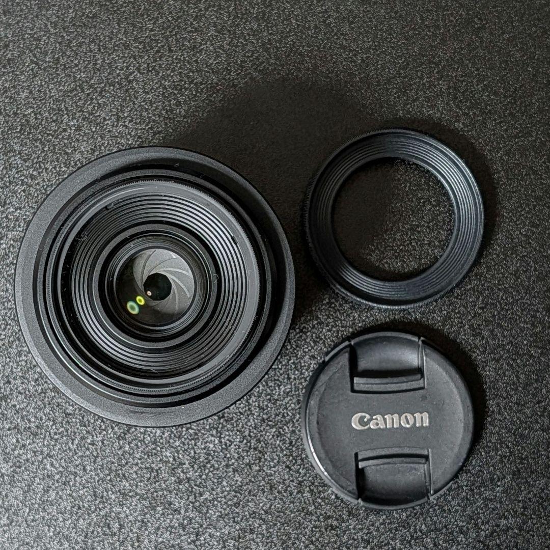 キヤノン RF 35mm f/1.8 Macro IS STM