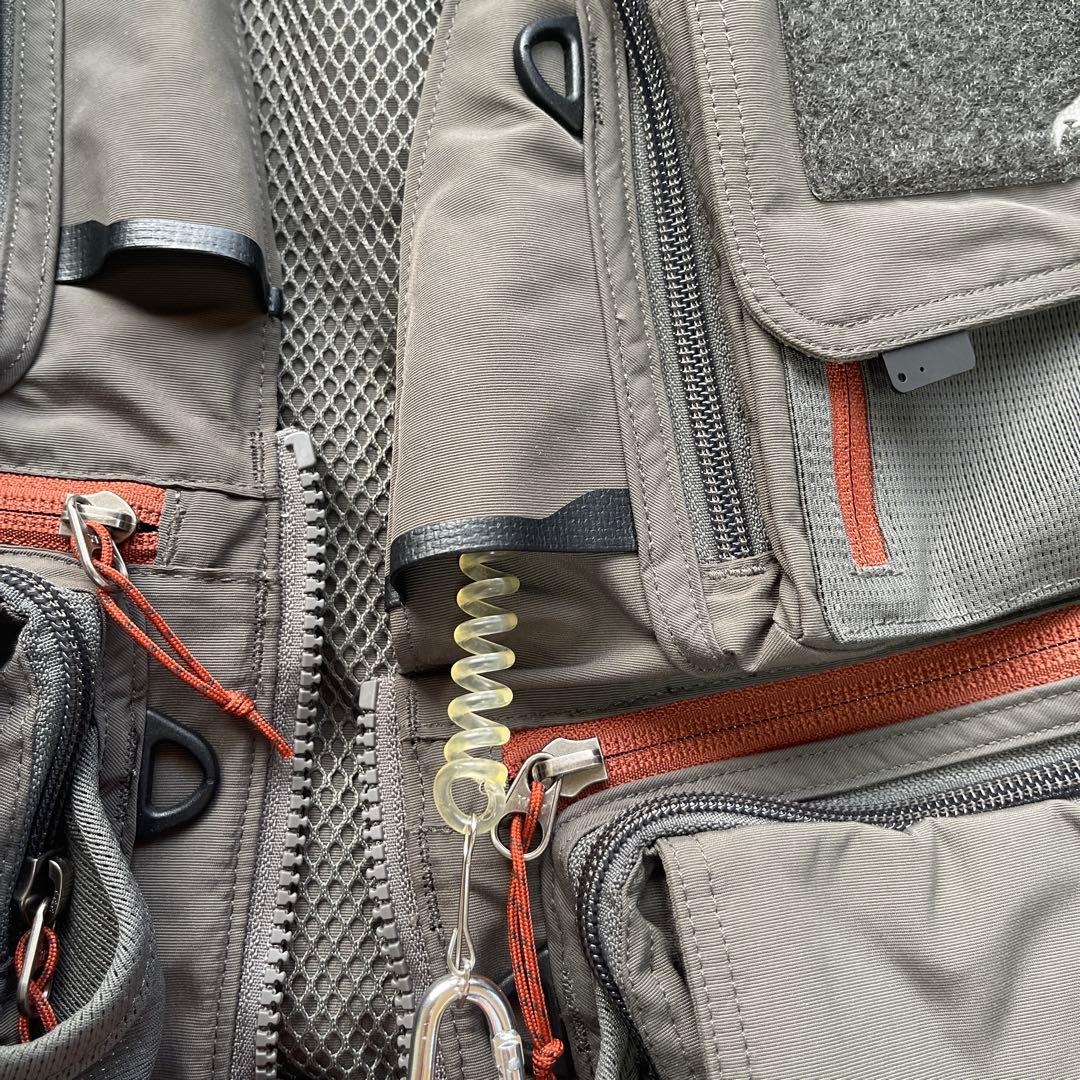 SIMMS シムス ベスト