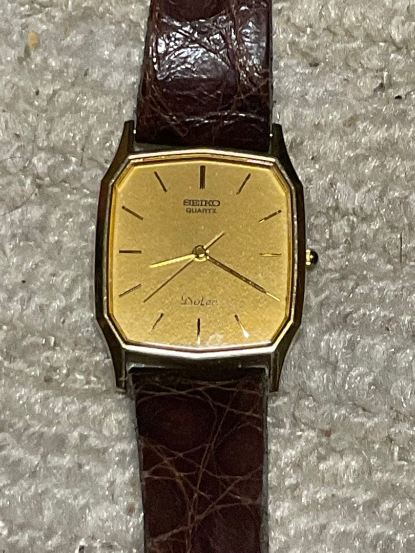 革ベルトばかりの腕時計　6個。タグホイヤー他、SEIKO等。【中古品　電池式】。