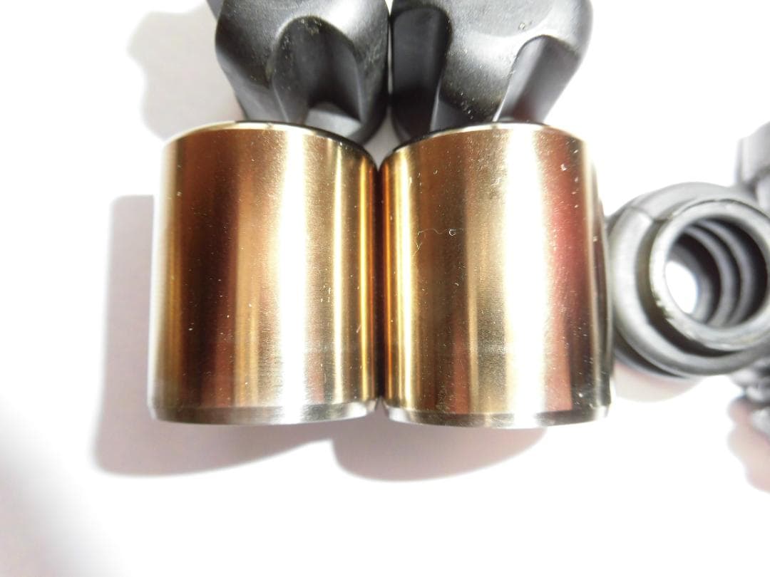 ゼファー400(Ｃ型)　リアブレーキキャリパー(2pot) バリオスにも