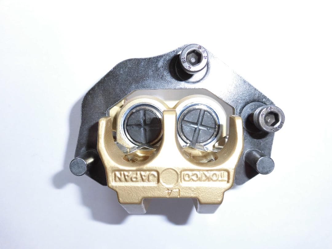 ゼファー400(Ｃ型)　リアブレーキキャリパー(2pot) バリオスにも