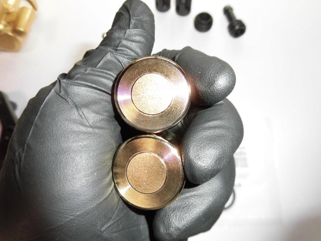 ゼファー400(Ｃ型)　リアブレーキキャリパー(2pot) バリオスにも