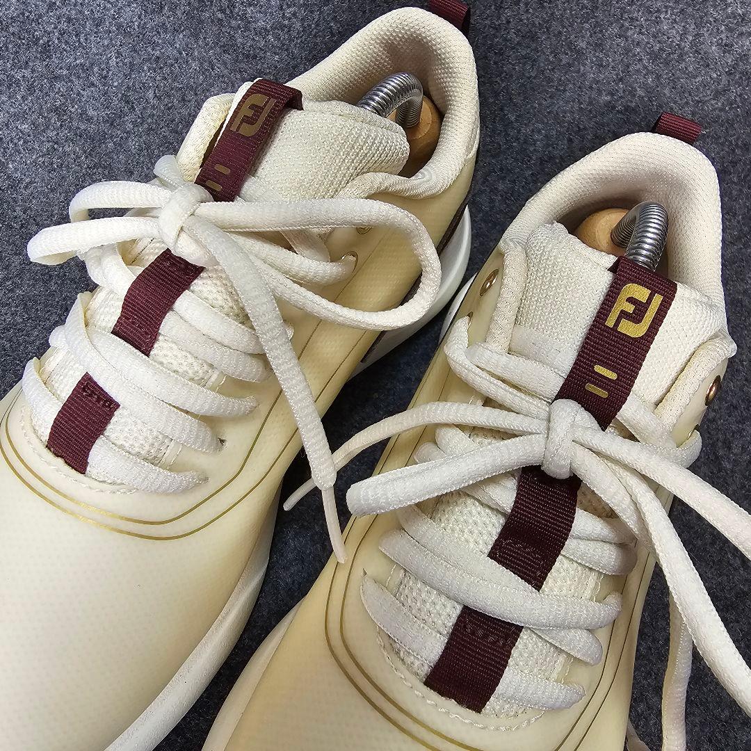 極美品【フットジョイ】パフォーマ スパイクレス ゴルフシューズ 23.5cm