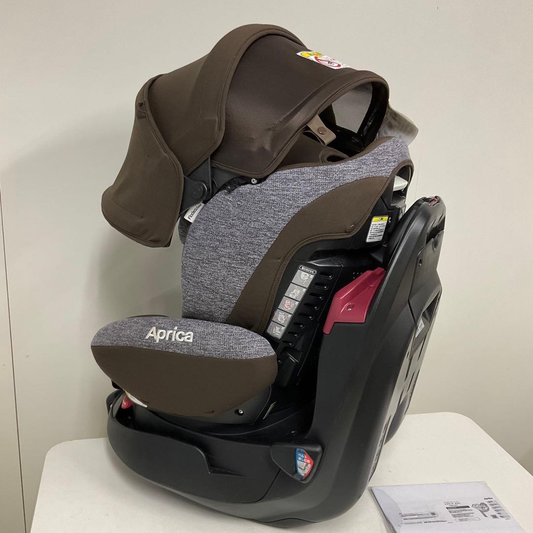アップリカ フラディアグロウ AC 新生児対応チャイルドシート ブラウンウッド