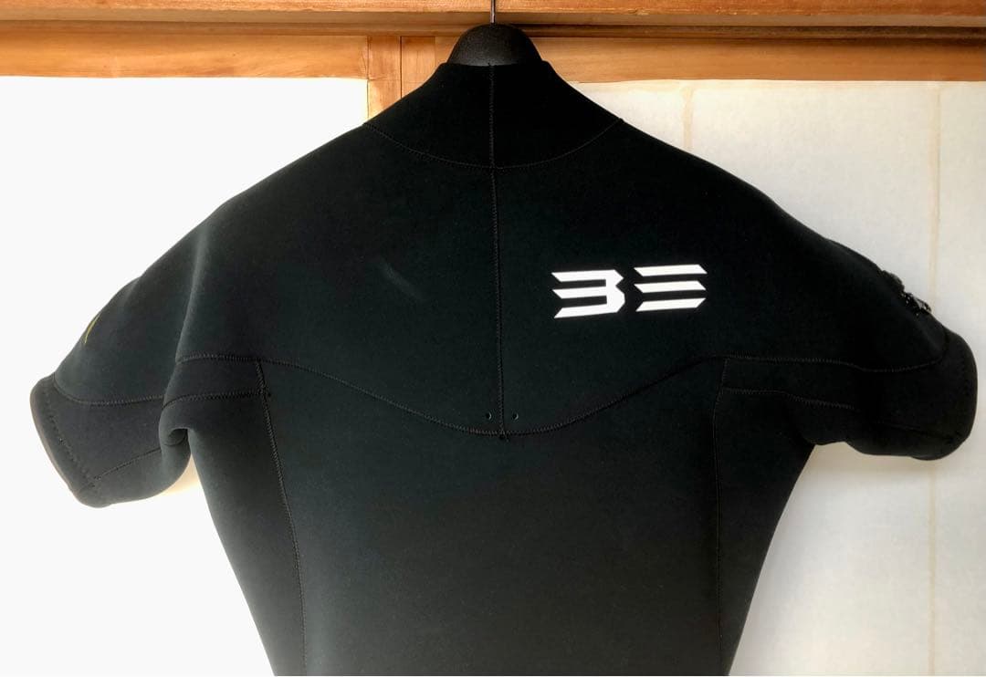 最終価格　BEウェット スプリング チェストジップ