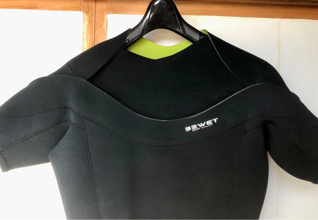 最終価格　BEウェット スプリング チェストジップ