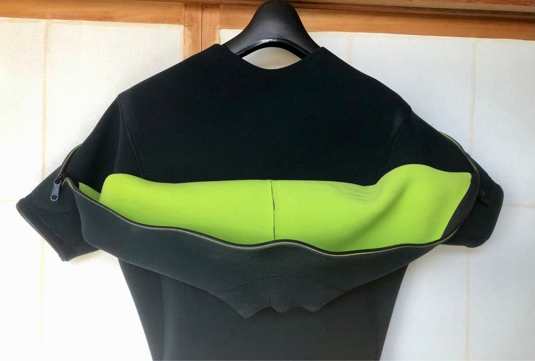 最終価格　BEウェット スプリング チェストジップ