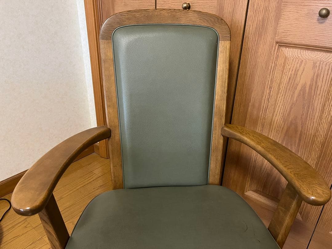 お値下げダイニングチェア回転式　カリモク