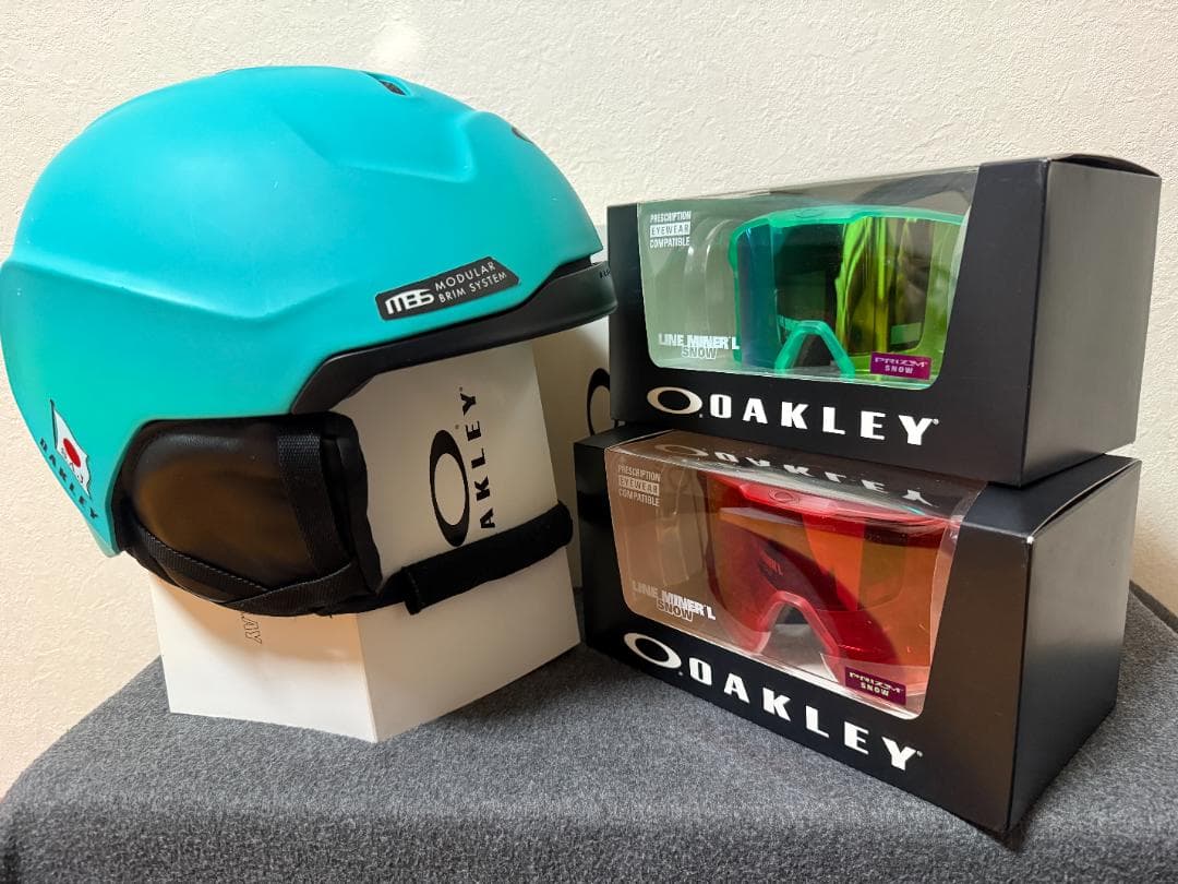 OAKLEY　オークリー　ヘルメット１　ゴーグル２セット