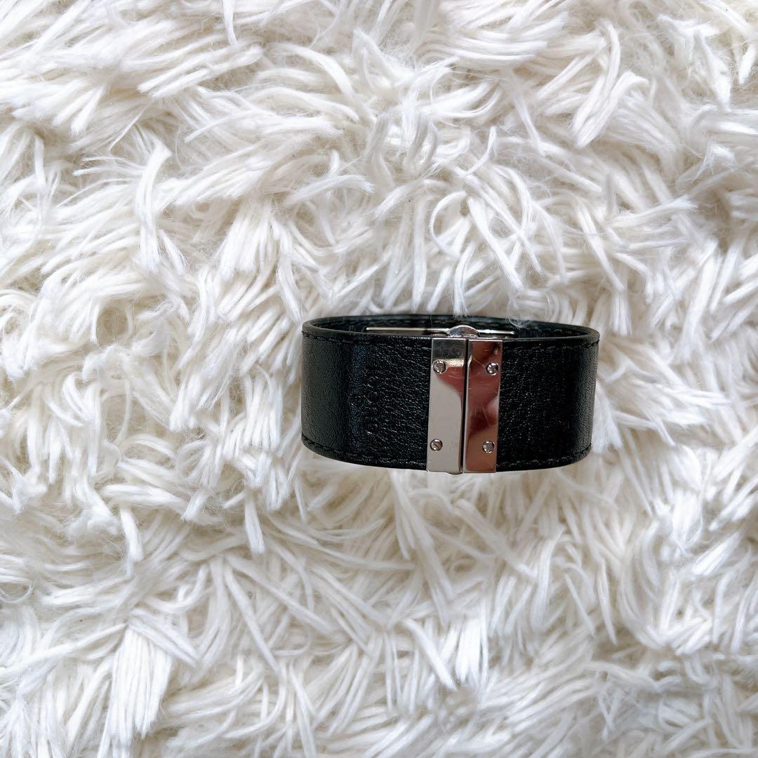 稼働品✨GUCCI グッチ レザーバングルウォッチ 腕時計　ブラック シルバー