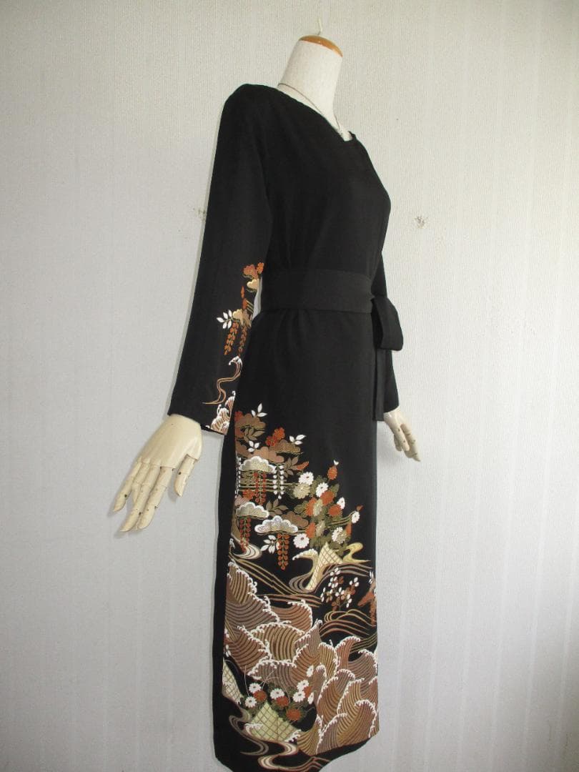 Ｌ～2Ｌサイズ　黒留袖からの着物リメイクドレスです 　着丈１２０cm