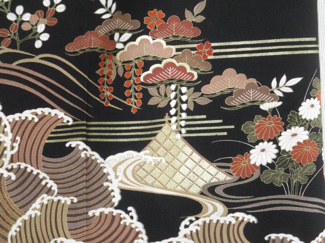 Ｌ～2Ｌサイズ　黒留袖からの着物リメイクドレスです 　着丈１２０cm