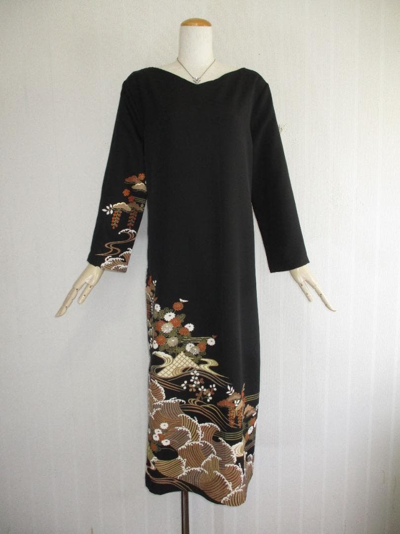 Ｌ～2Ｌサイズ　黒留袖からの着物リメイクドレスです 　着丈１２０cm