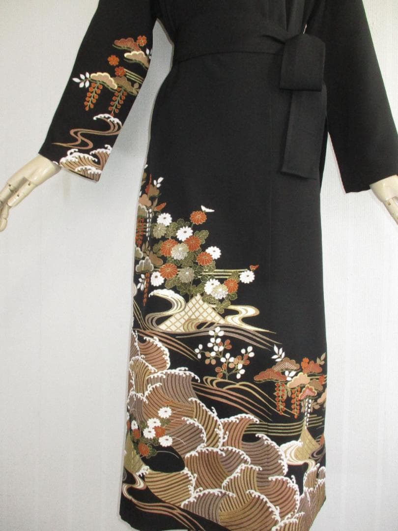 Ｌ～2Ｌサイズ　黒留袖からの着物リメイクドレスです 　着丈１２０cm