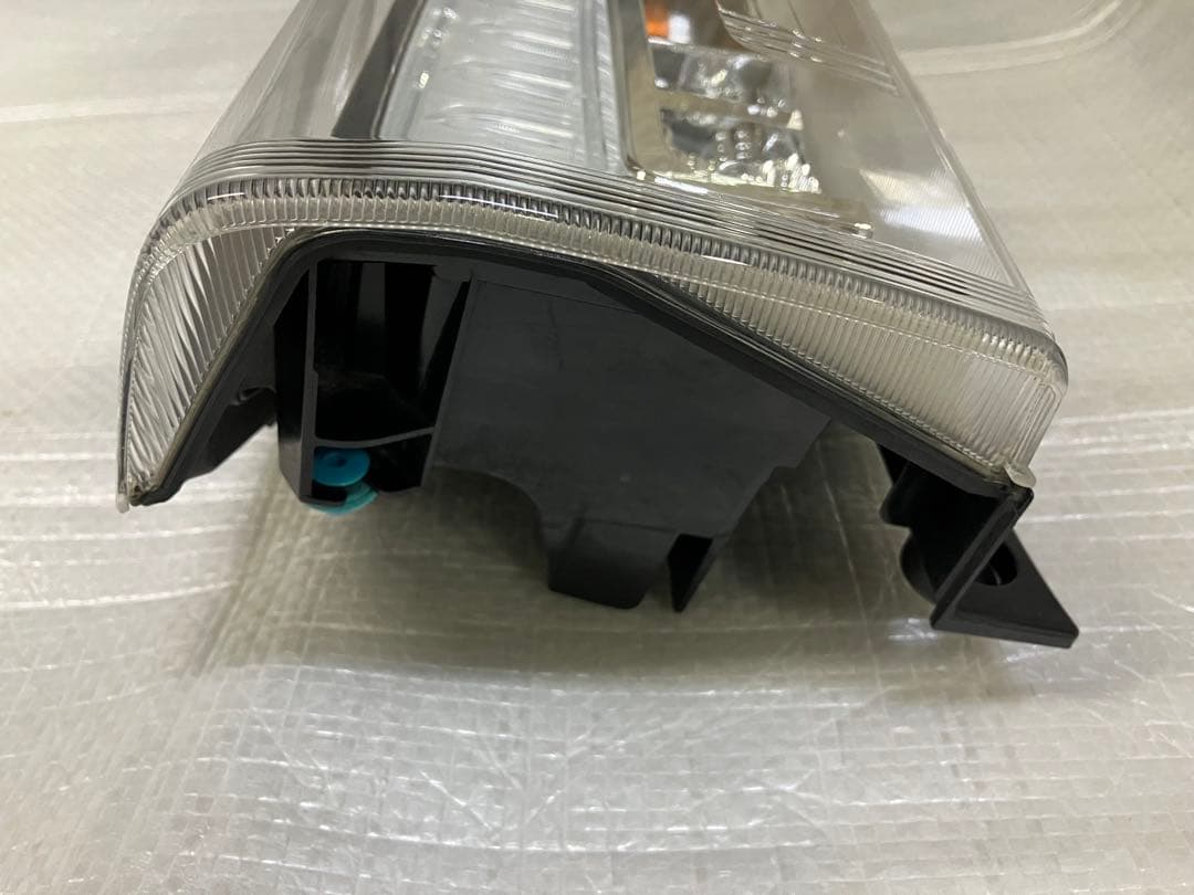 ♦︎ダイハツ★タントカスタムLA600S左純正テール★インナーブラックタイプ★