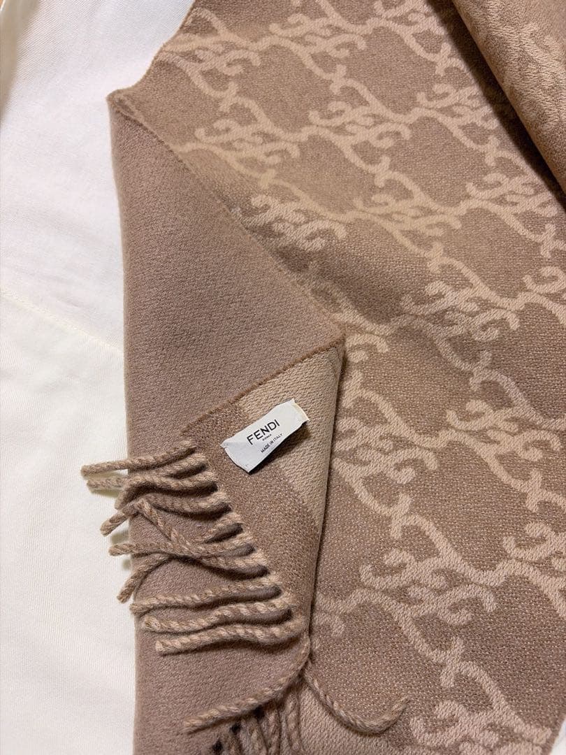 FENDI キャメル ロゴマフラー フリンジ付き